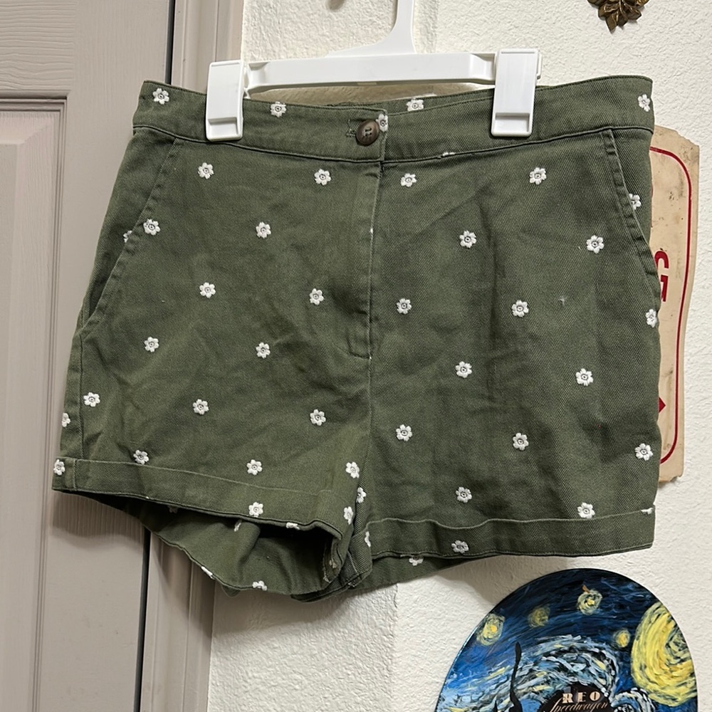 Floral Green Women's Shorts